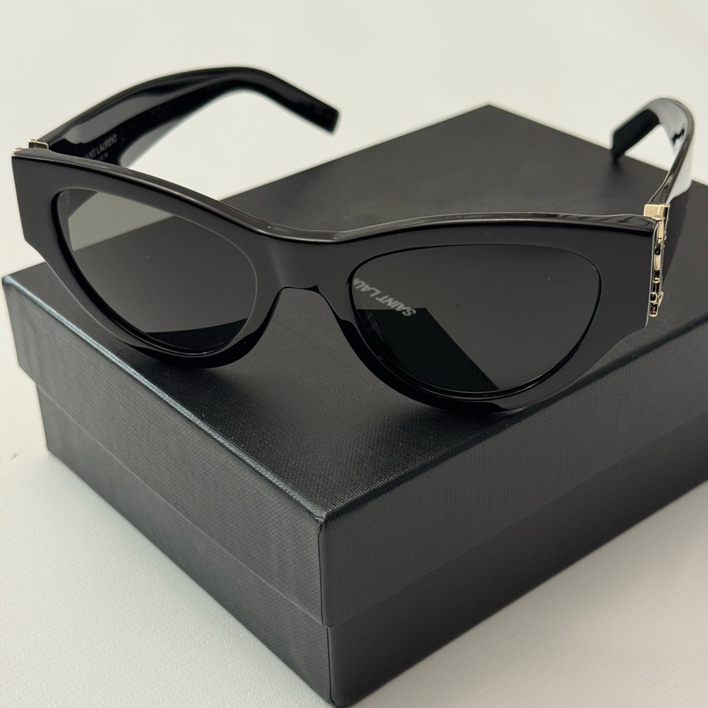 Saint Laurent YSL Sunglasses - Picture 4 of 5